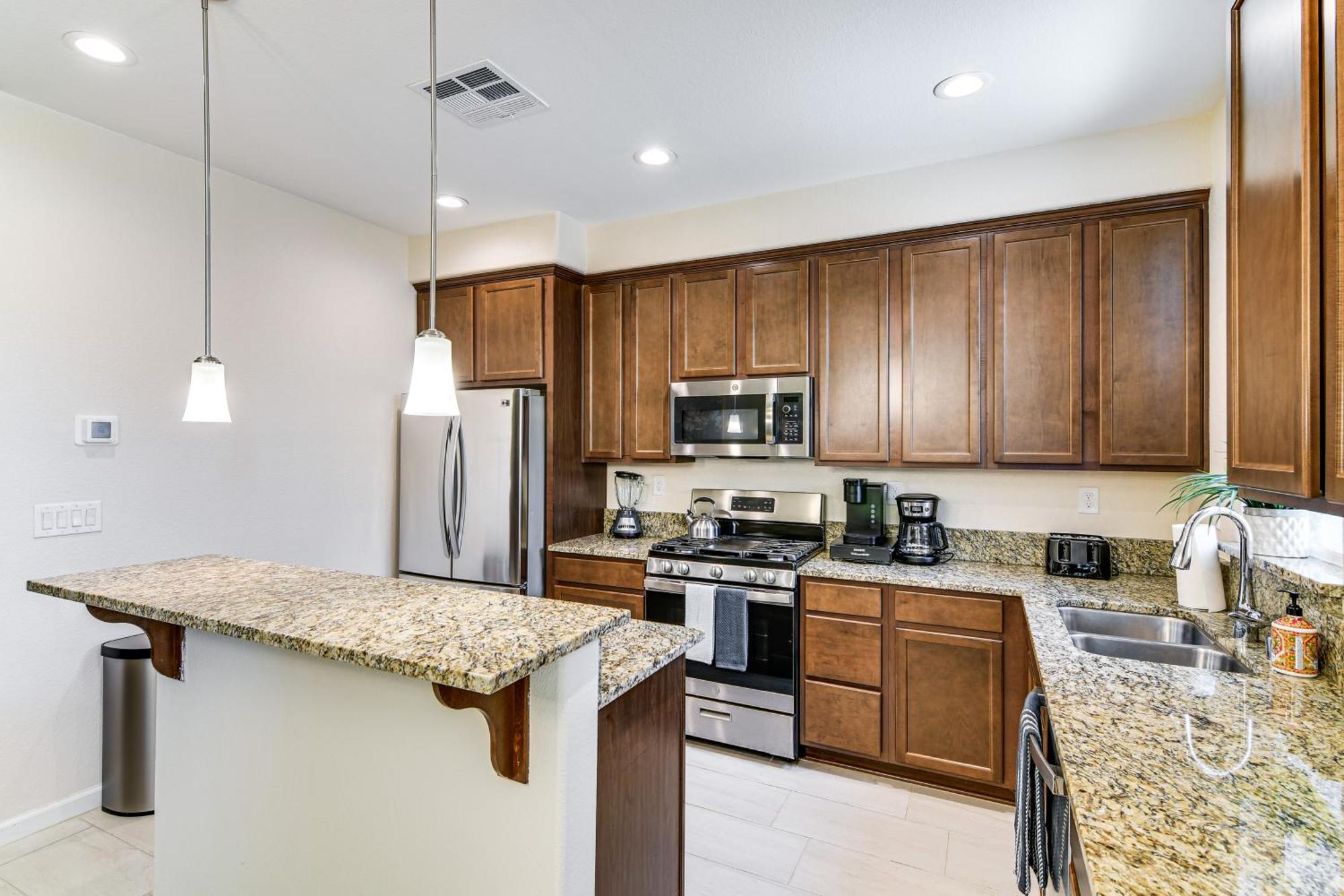 Central Carson City Townhome, 1 Mi To Downtown! 외부 사진